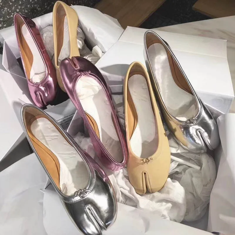 

Korean version of the new patent leather shoes summer beach travel Split toe shoes spring casual pregnant women grandma shoes.