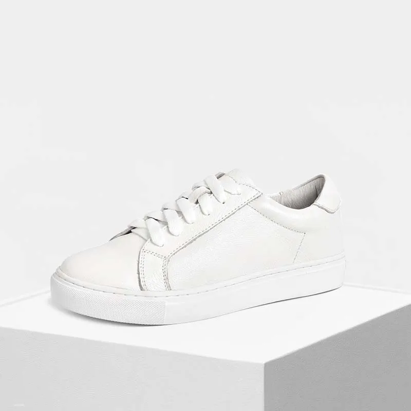 

Women flat causal shoes in white color Spring and Autumn Women casual shoes