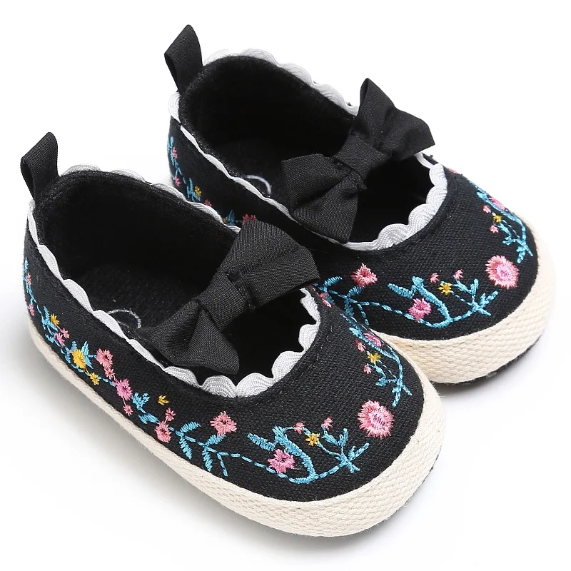 Модная обувь для маленьких девочек; Винтажный стиль принцессы; милый бантик и Детские туфельки из парусины с вышивкой
