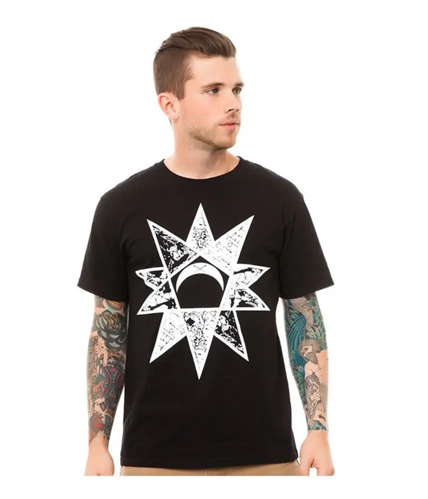 Черный масштаб Мужская черная магия Graphic T-Shirt | одежда