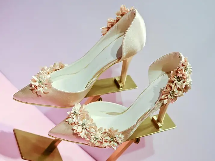 Элегантные свадебные туфли-лодочки на высоком каблуке, украшенные цветами шампанского свадебные туфли с острым носком и бусинами модельные туфли с вырезами