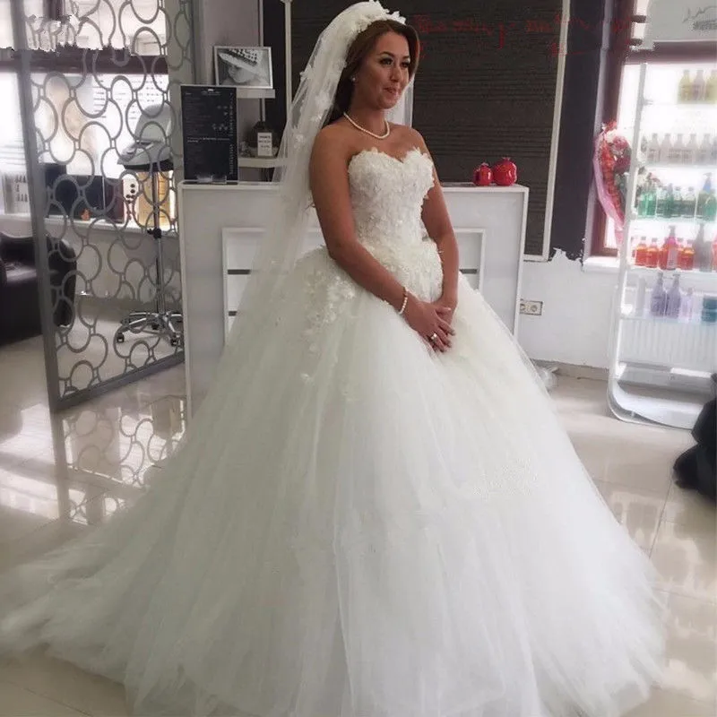 

African Plus Size Vintage Wedding Dresses Ball Gown Sweetheart Fluffy Tulle Lace Flowers Elegant Wedding Gowns Vestido De Noiva