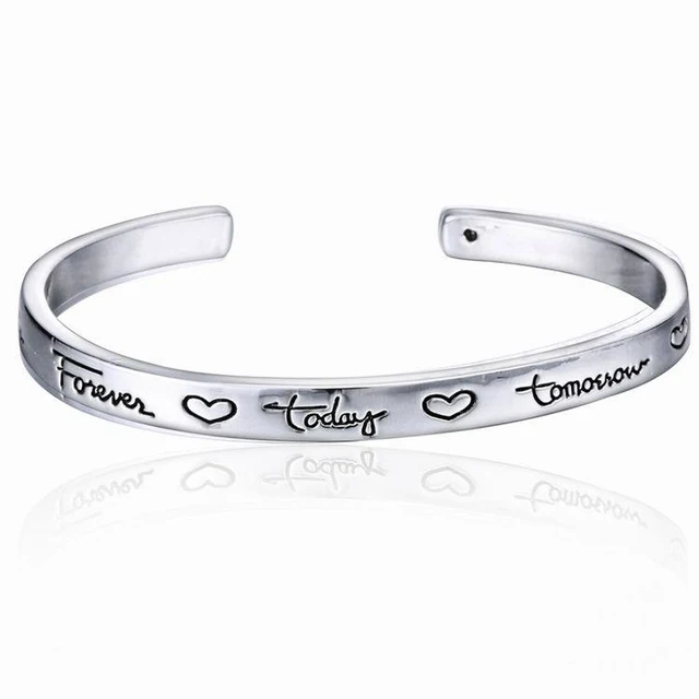 European American Style Amour Bracelet Sculpture Lettre Gravé Coeur Amitié Couple Personnalité estampillé Bracelet de Manchette