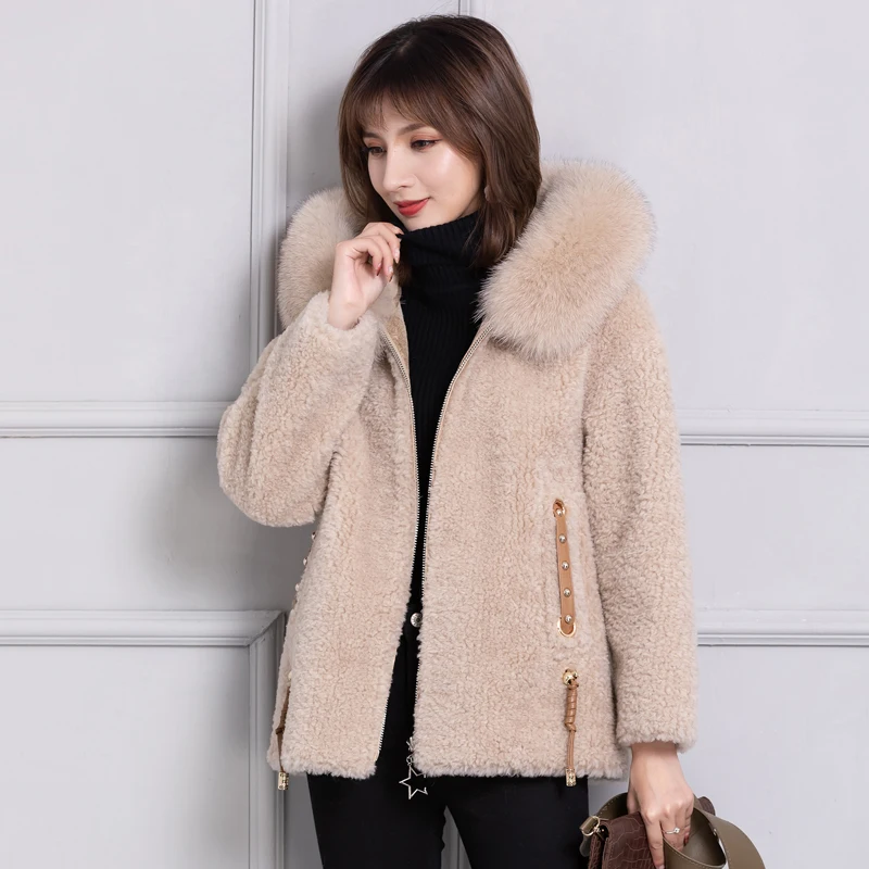 Elegant Winter Women's Real Fur Coat Plus Size Causal Bat-sleeved Short Jacket Female Long Sleeve Hooded Women Clothing | Женская