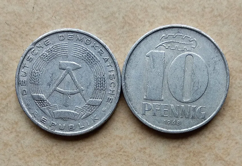 

21mm 10 Pfennig Coin Of Germany DDR
