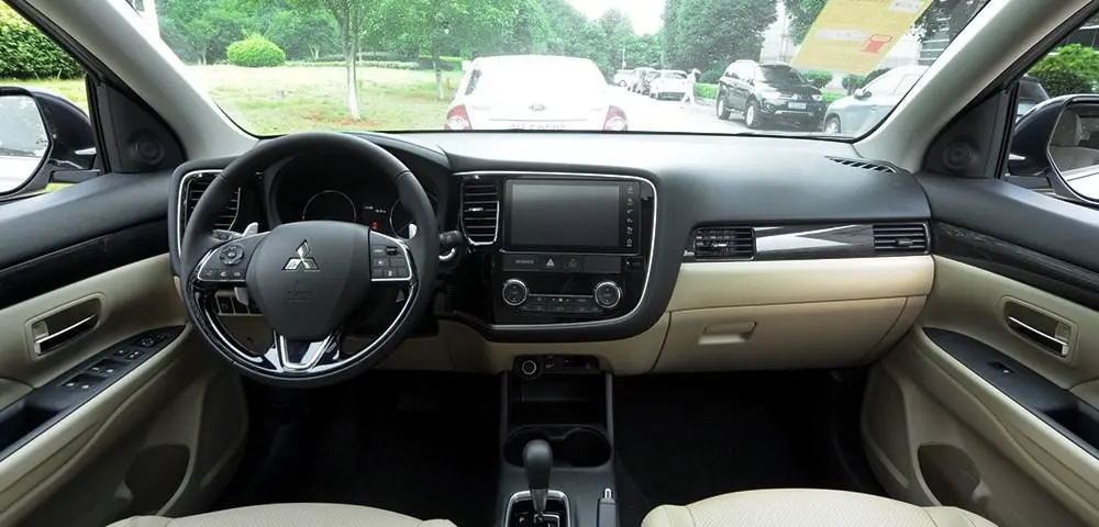Mitsubishi Outlander 2018-i2-s
