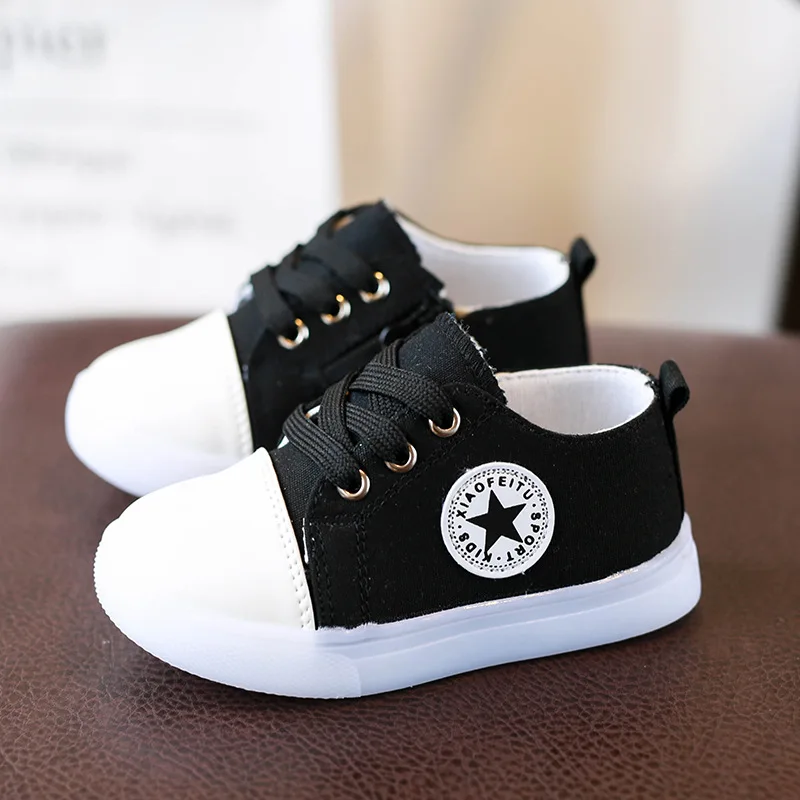New Brand 2017 fashion LED lighted lace up cute baby shoes Lovely solid color Patch children casual shoes glowing kids sneakers