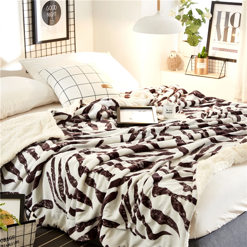 Zebra pattern blanket (2)