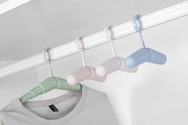 Telescopic portable travel clothes hanger magic simple travel business