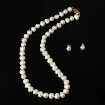 

Have Golden 8-9 mm metal buckle PLUS smooth and shiny design Pearl Necklace add the Chic and chic Earrings