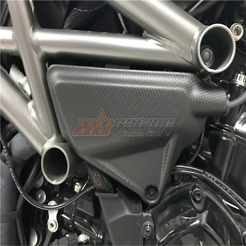 Боковая панель для DUCATI XDiavel углеродное волокно