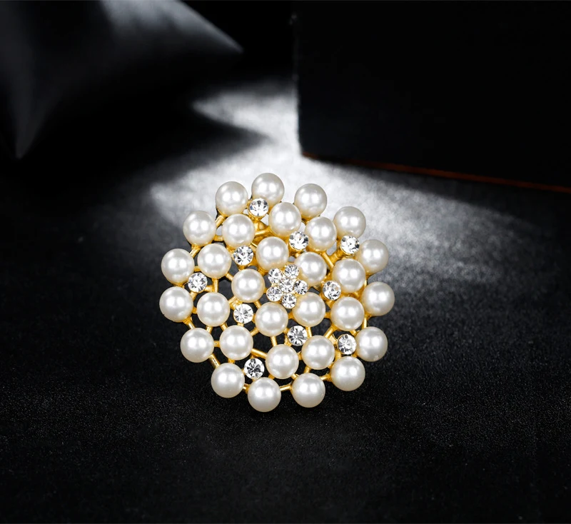 NIUYITID Women Imitation Pearls Brooches Lapel Pin Rhinestone Crystal Jewelry Cheap Price Korean Style Female Accessories (9)