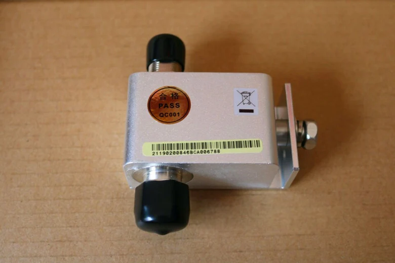 

Haipeng Letter GPS Antenna Lightning Arrester 2.4G Antenna Outdoor AP Lightning Protection Device MHT-N5-2 Feeder Lightning Arre