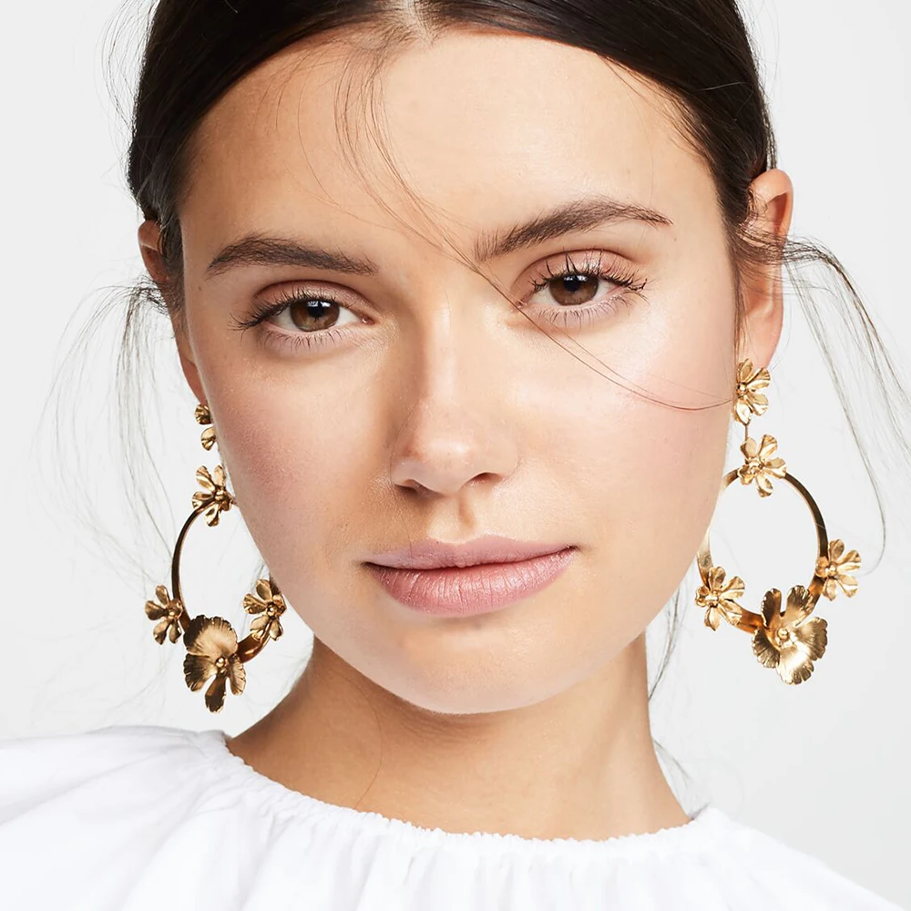 

Best lady New Vintage Metal Flowers Drop Dangle Earrings for Women Gold Silver Color Shiny Wedding Party Jewelry Gifts Wholesale