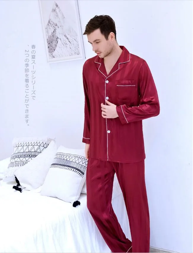 Habit de nuit homme sale