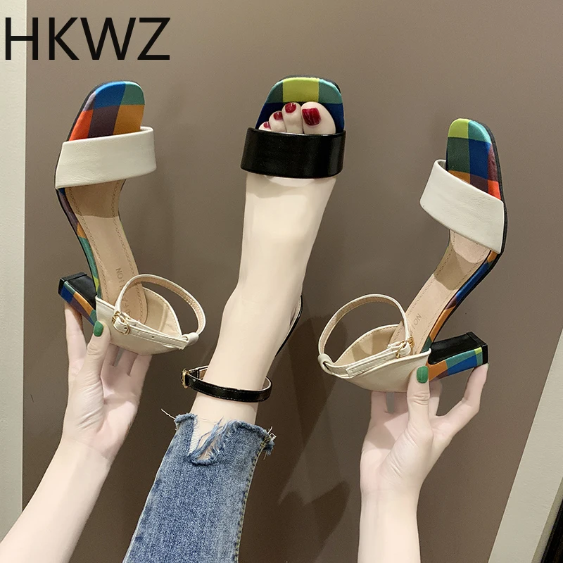 

Brand new fashion wild color thick with high heels open toe word buckle with banquet party sexy patent leather sandals high7.5cm