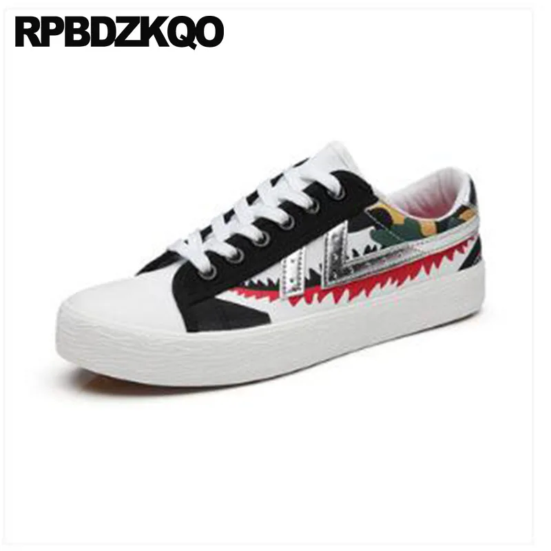 

Printed Creepers Trainers Men Casual Shoes Hot Sale Sneakers Black And White Runway Skate Canvas Painting Flats Brand Platform