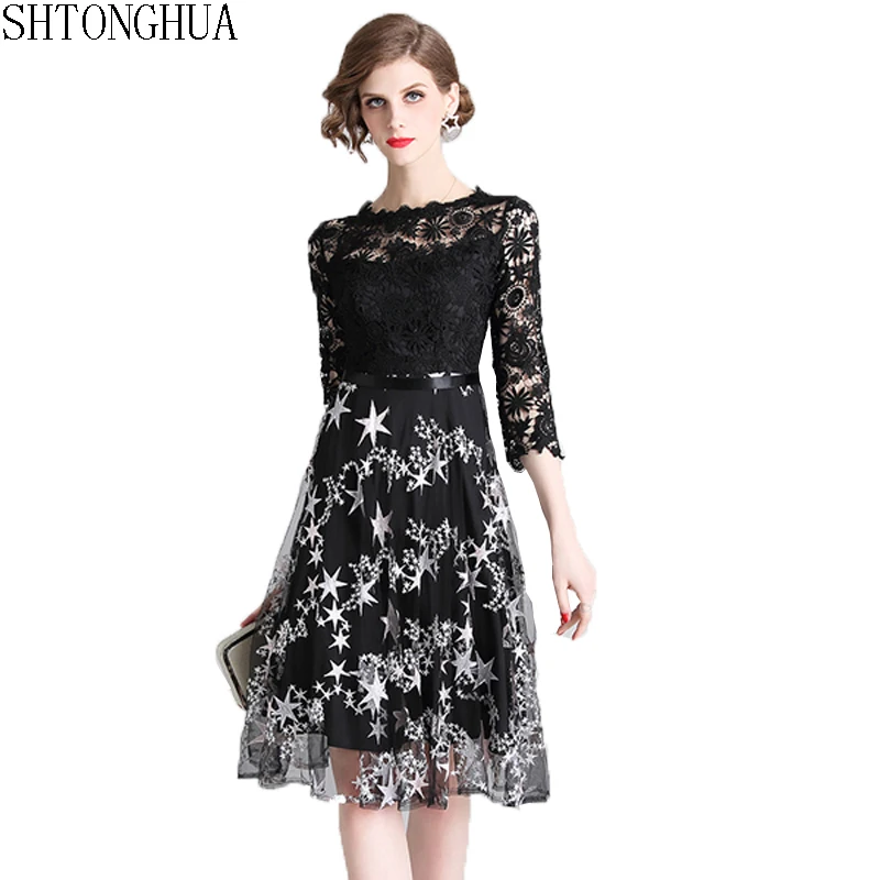 

Black Lace Patchwork mesh Dresses Runway Designer Summer Embroidery Hollow Out O-Neck Pleated Dress