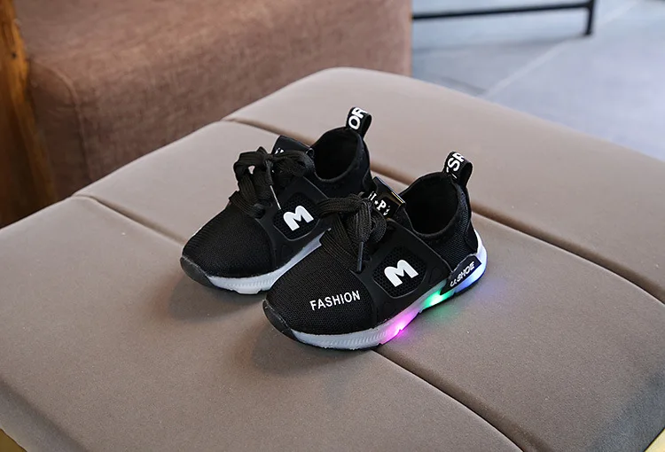 Детская светящаяся обувь для мальчиков и девочек, дышащая Спортивная обувь для бега из сетчатого материала, светящиеся Детские кроссовки, светодиодный кроссовки для малышей