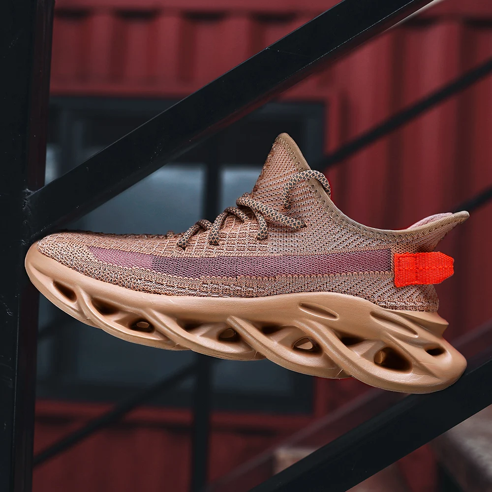 

Outdoor Air Mesh Breathable Men Sneakers 2019 Brand Tenis Masculino Luminous Autumn Ankle Boots Wear Resistant Sport Shoes Men