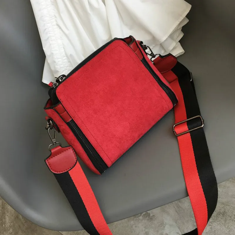 IMOK النساء حقيبة ساع الكتف حقيبة بطراز عتيق السيدات Crossbody حقيبة يد الإناث حمل الجلود مخلب الإناث الأحمر البني الساخن بيع