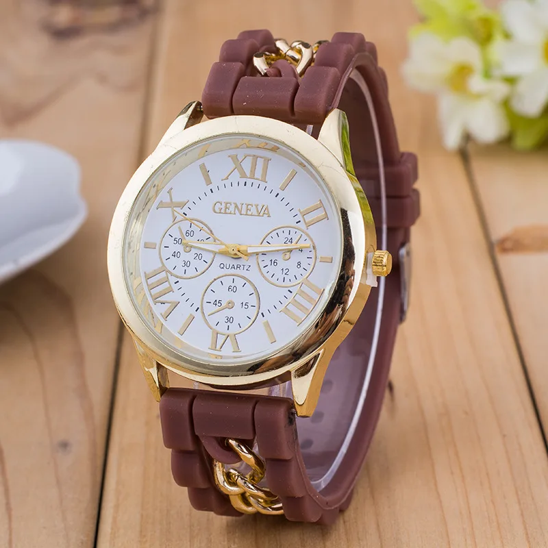 

New Fashion White&Black Silicone Watches Women Men Students Dress Digita Wristwatch