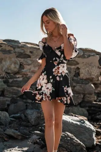 Женское шифоновое летнее вечернее пляжное платье в стиле бохо с цветочным рисунком, короткое мини-платье, женское платье без рукавов с v-образным вырезом, черное, белое