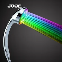 Svítící LED sprcha, která mění barvu podle teploty vody