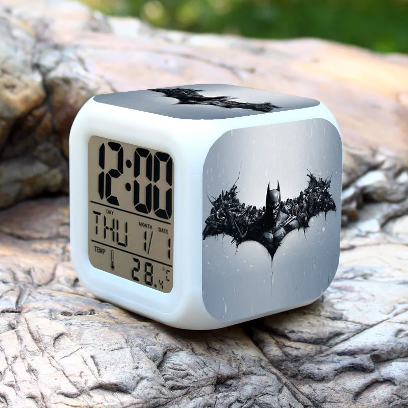 

Batman Alarm Clock Digital 7 Color Change Orologio Digitale Digital-Watch Despertador Wake Up Light Plastic Reloj