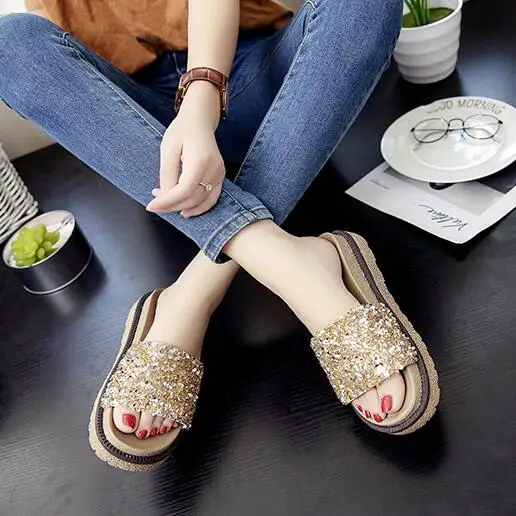 HIZCINTH Woman Slipper Female 2018 Summer Platform Sandals Casual Open Toe Flip Flops Sequined Cloth Outside Slides Shoes Woman