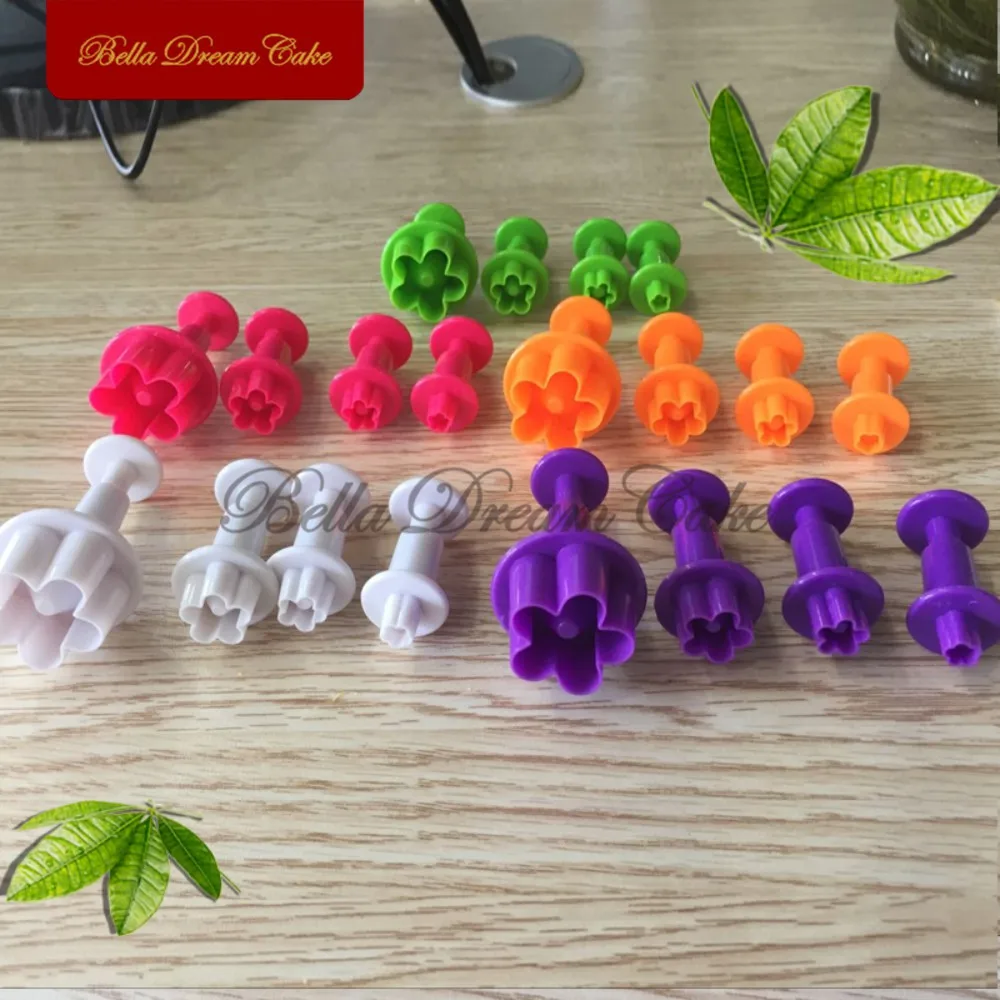 

4PCS/Set Mini Lovely Flowers Plastic Plunger Cutter, Fondant Decorating for Wedding Cake, Cutter Moulds Wholesales, no.6