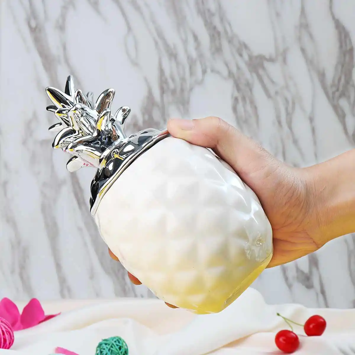 

S/M Ceramic Chic Pineapple Tea Coffee Sugar Jars Storage Canisters Money Piggy Bank Jewelry Food Box Home Decorative Ornaments
