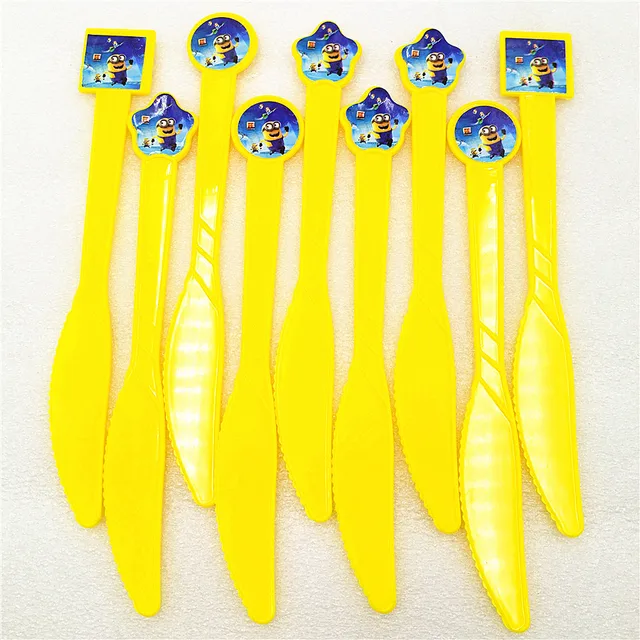 10p Party Supplies Kids Birthday Minions Plastic disposable Knives