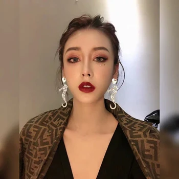 

Lalynnlys New Trendy Seahorse Drop Earrings For Women Girls Rhinestone Crystal Dangle Earrings Party Wedding Jewelry Hot E62881