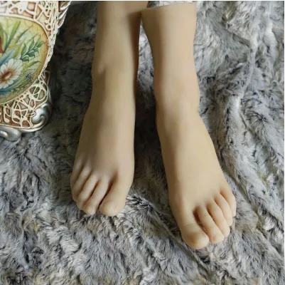 Free Shipping!! Hot Selling Silicone Foot Model Female Feet Foot Thong Style Sandal Shoes Mannequin For Shoe Foot Display
