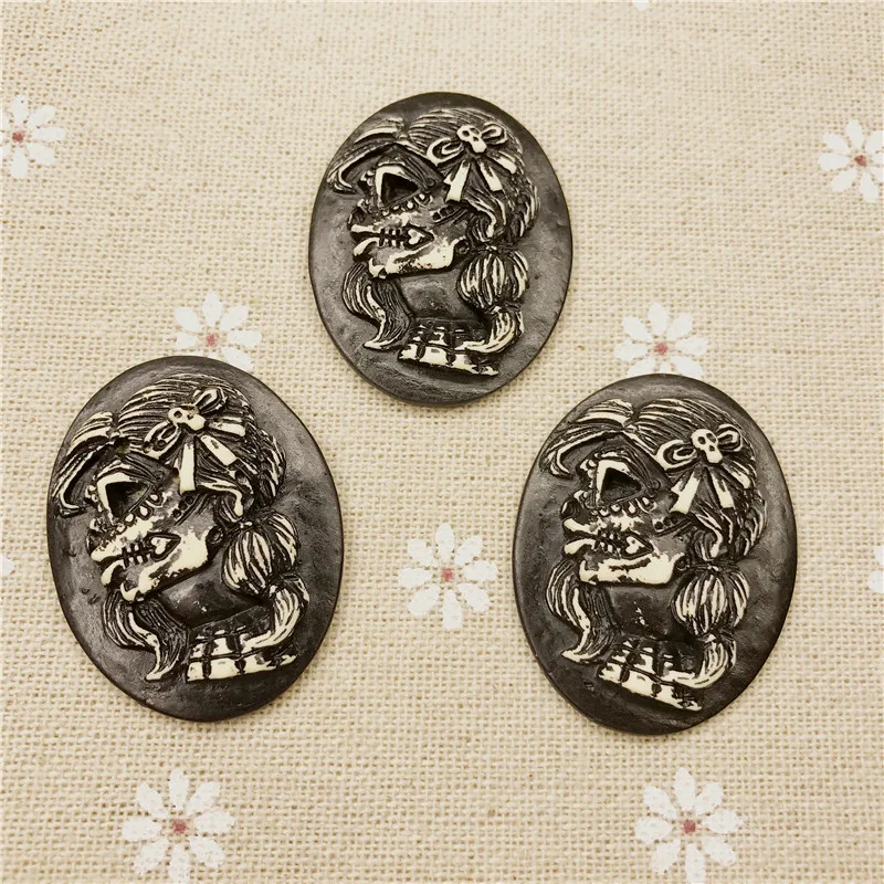 

Free shipping!Funny skull/beauty head Cameo.resin cameo,Resin Flatback Cabochon for Necklace Pendant .Jewelry.30*40mm,Halloweens