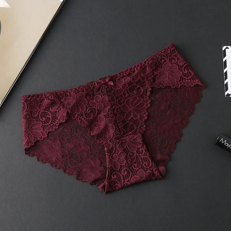 Deruilady Elegant Lace Panties Women Super Soft Breathable Briefs Low Rise Floral Hollow Out Quality Women Panties Sexy Lingerie
