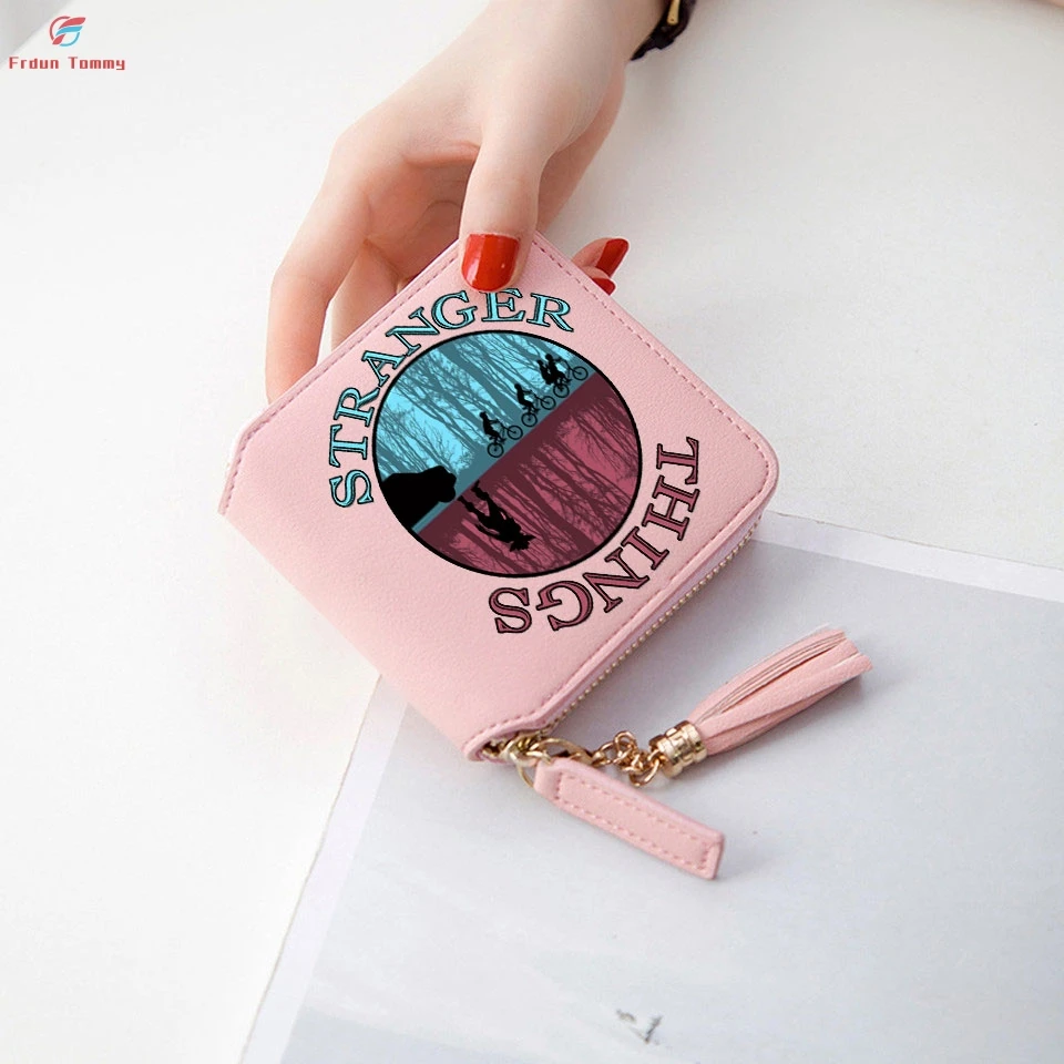 Ceny Stranger things drukowanie łatwe dopasowanie portfele piękny portfel kobiety Mini torebka akcesoria krótki zamek błyskawiczny torby na karty portfele damskie