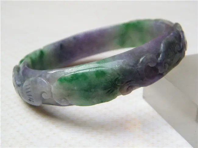 

VINTAGE HAND-CARVED CHINESE COIN GREEN PURPLE JADEITE JADE BANGLE BRACELET 59MM a 5.19
