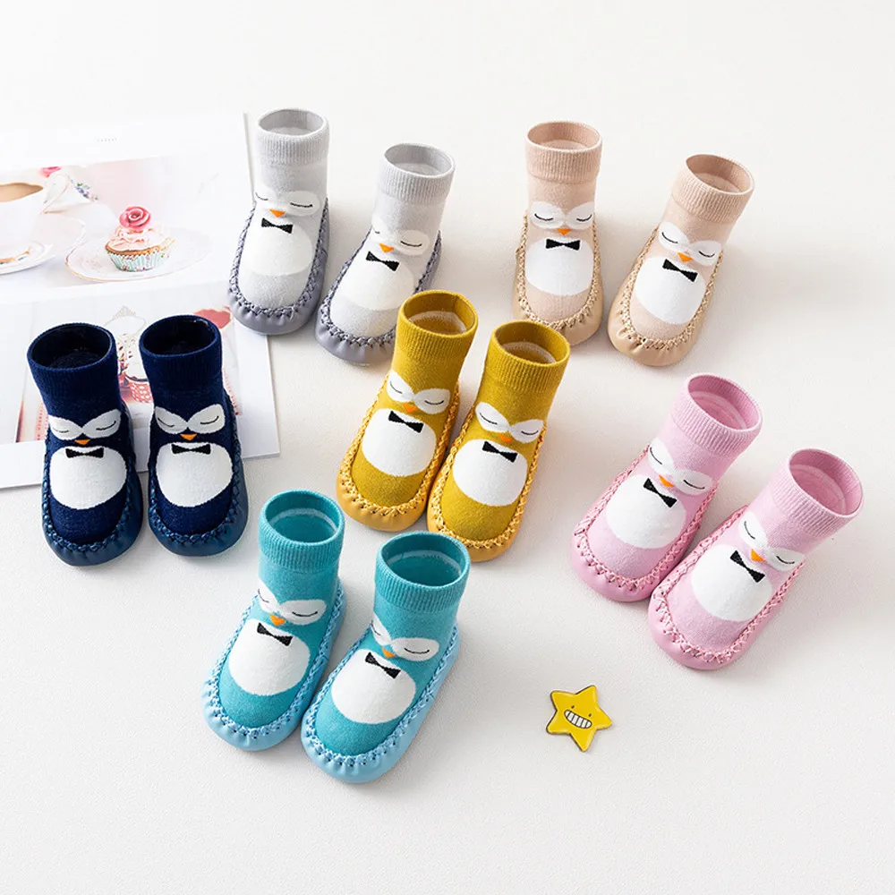 Обувь для маленьких мальчиков и девочек с милым рисунком пингвина из мультфильма; обувь для малышей; зимние носки