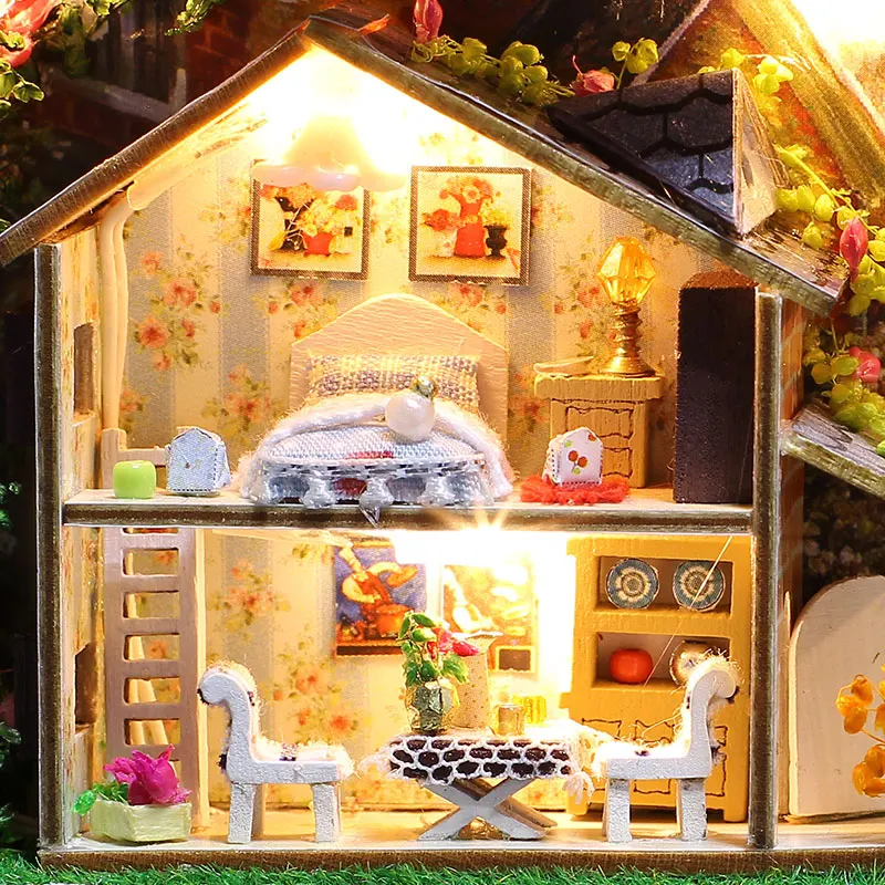 dollhouse in a tin