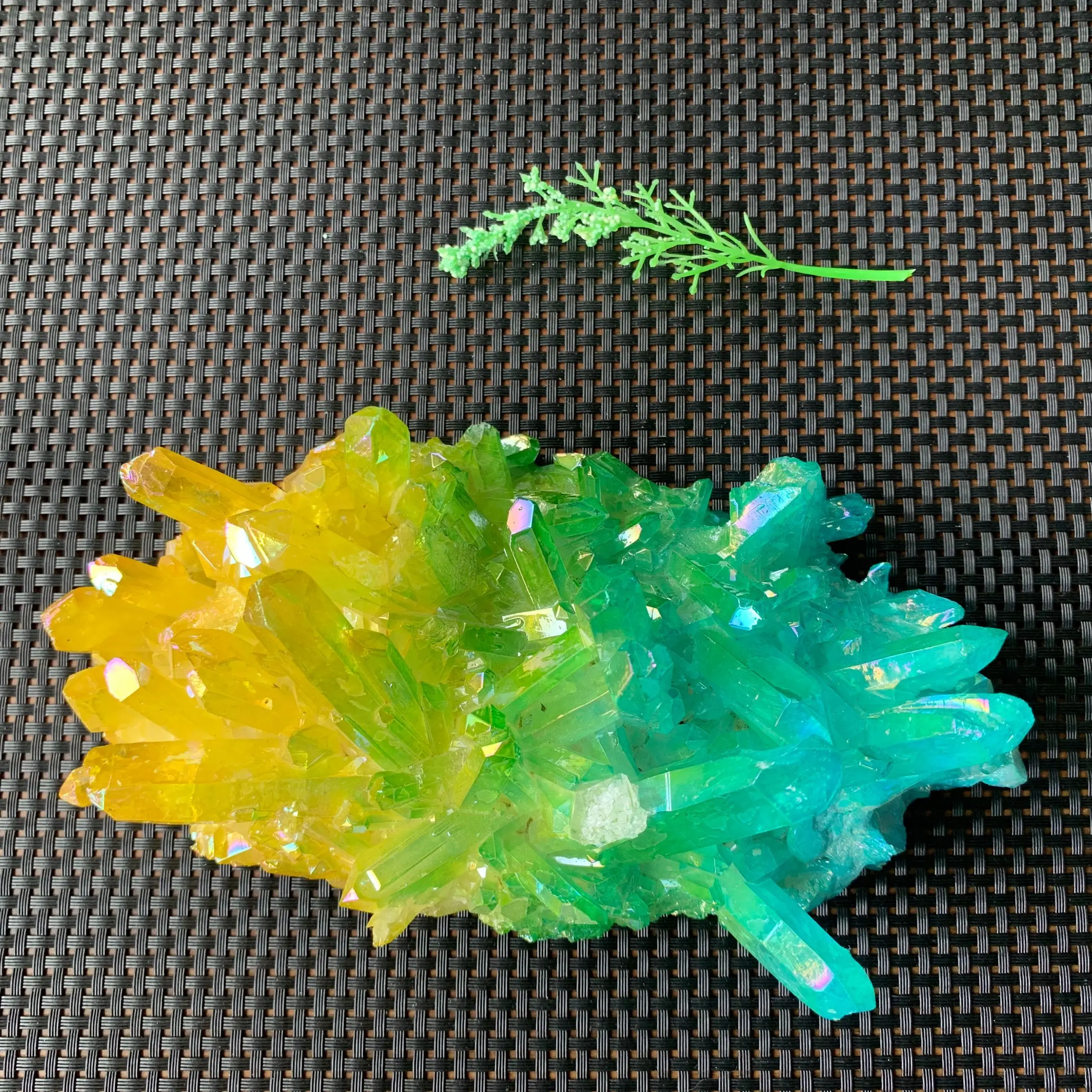 

blue and yellow electroplating angel aura crystal clusters titanium coated