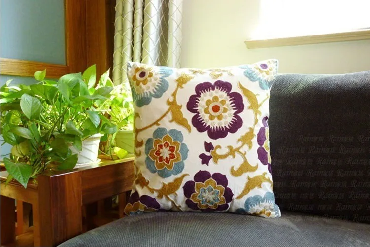 Hot new national style sofa /carcushions Flowers and Fashion Pillows decorate Hand-embroidered almofadas