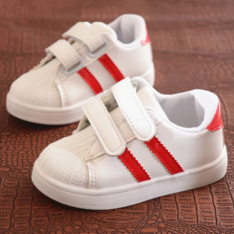 Повседневная обувь для маленьких мальчиков и девочек от 1 до 5 лет кроссовки с мягкой подошвой для младенцев спортивная обувь для новорожденных обувь на плоской подошве - Цвет: Красный