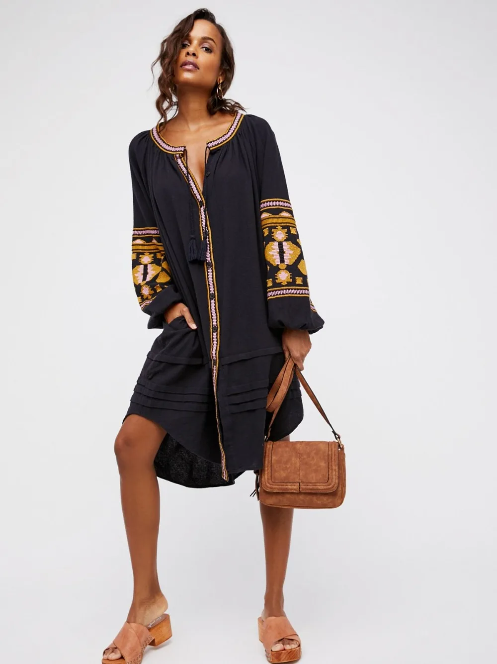 

UK 2019 Summer Women Runway Hippie Boho People Embroidery Bohemia Dress Oversized Long sleeve Robe dress Female Vestido