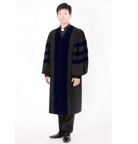 Христианский церковный хор платье одеяние священнослужителя ризы иерейское облачение молимся проповедей зима