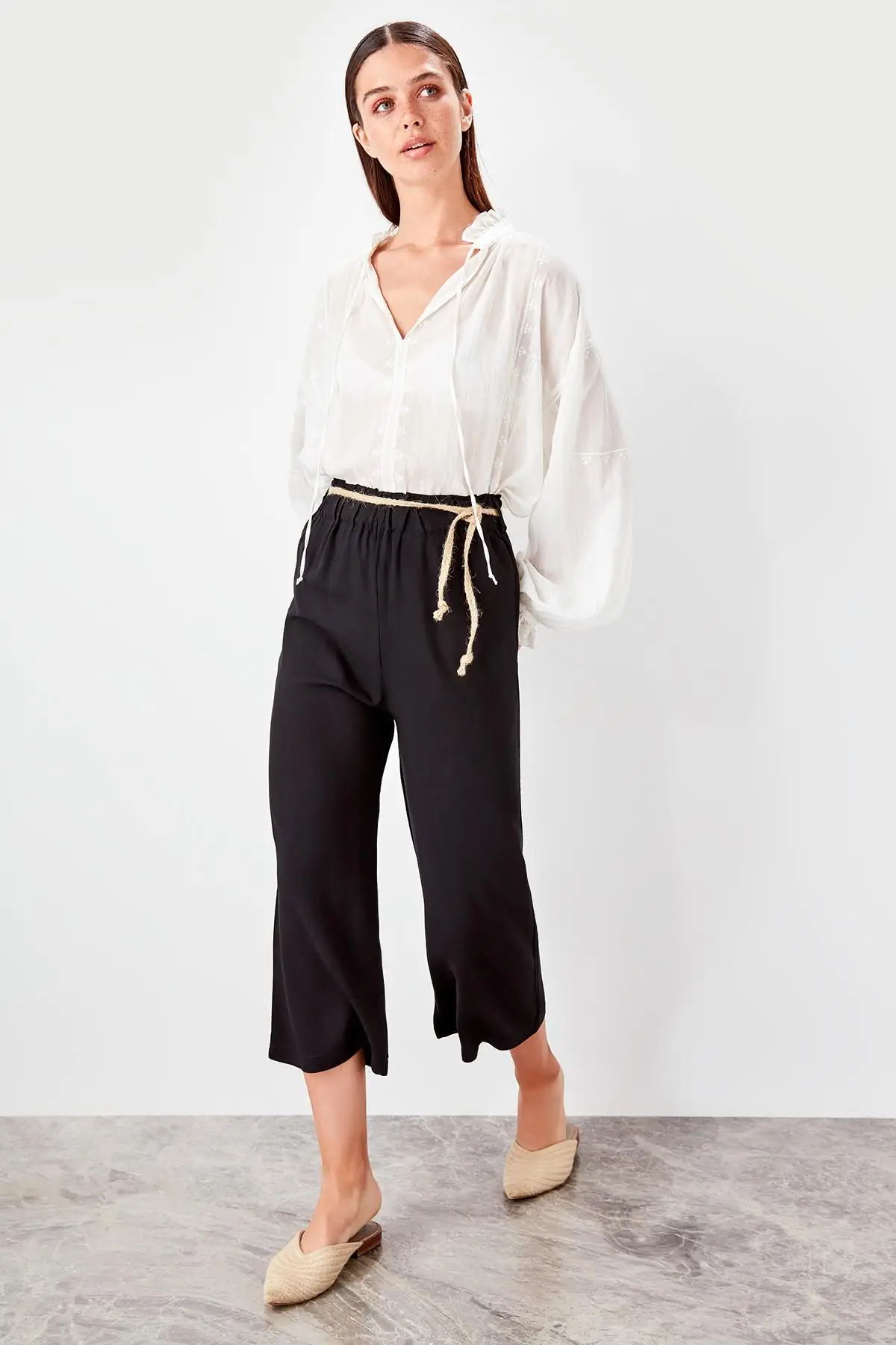 

Trendyol Black Straw Kemerli Pants TWOSS19PL0152