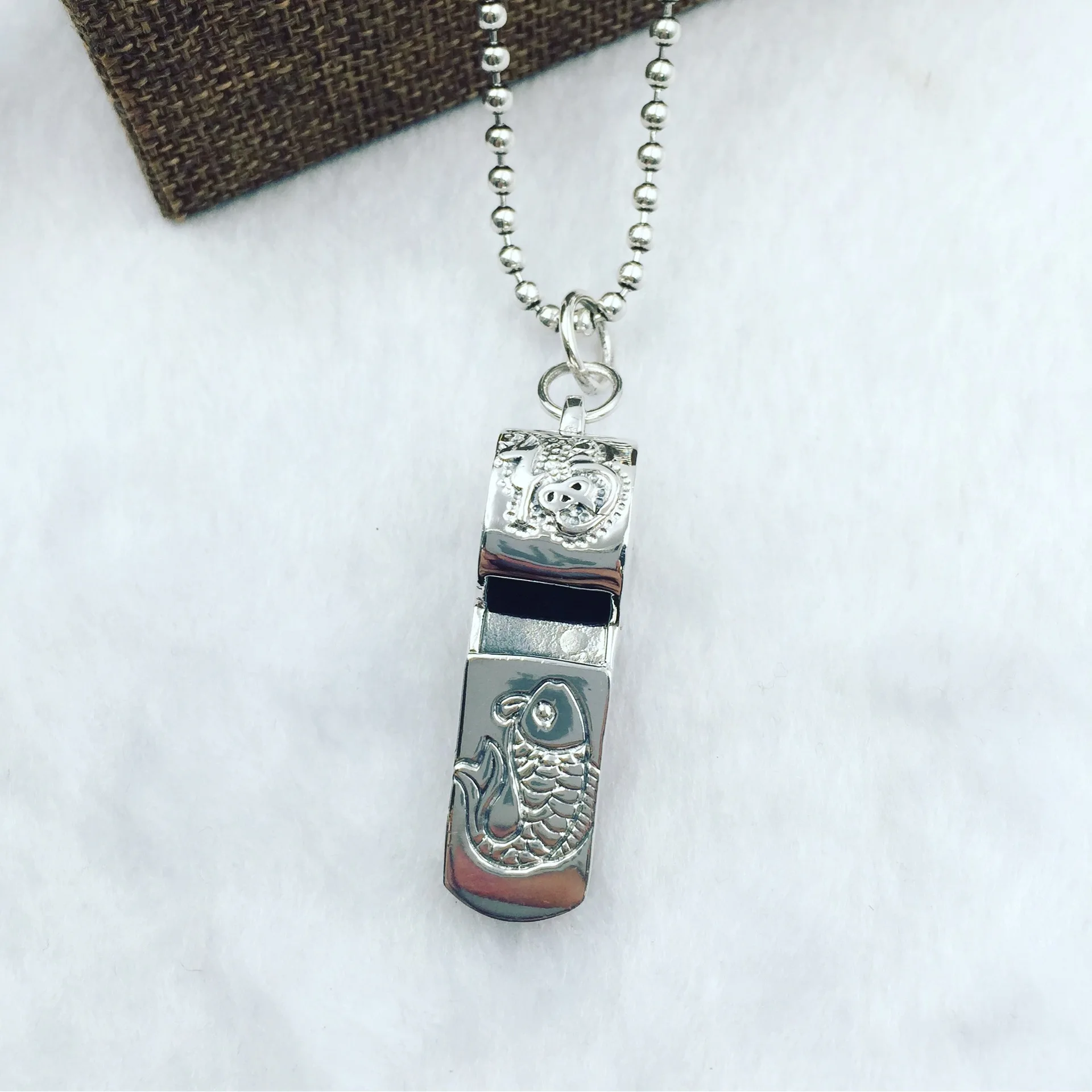 

The ancient Thai S925 pure silver carp Koi intime Fu Folk Style Silver whistle sounded can direct manufacturers
