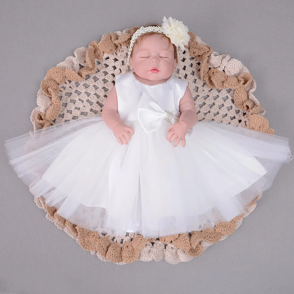 55 см всего тела силикона Reborn Baby Doll виниловые игрушки новорожденных жив Bebe спальный для маленьких девочек с красивое платье рост партнер