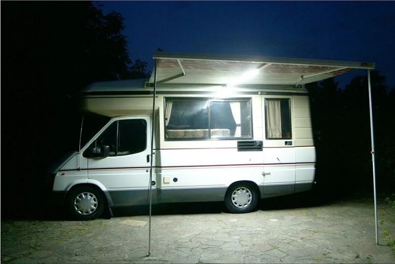 Cool-Annex-Awning-Lighting